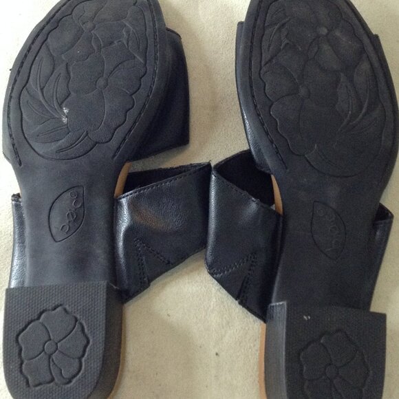 NWOT BORN/BOC Black Faux Leather "11M" 2" block heels, slide sandals; Classic - Picture 4 of 7